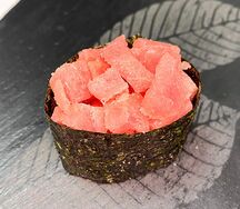 Гункан с тунцом