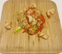 Wok с рисом и овощами с начинкой на выбор