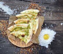 Лепешка с чесноком