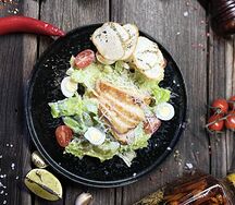 Цезарь с курицей