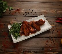 Куриные крылышки в соусе BBQ