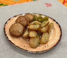 Домашние котлетки с картофелем и соленым огурцом