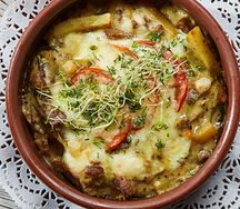 Скоблянка из двух видов мяса, с кабачком и лесными опятами