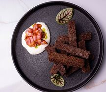 Гарлики с беконом и чесночным айоли