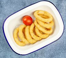 Луковые кольца фри с чесночным соусом