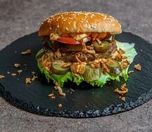 Чили бургер с перцем халапеньо