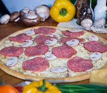 Пицца салями