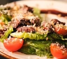 Тёплый салат с куриной печенью 