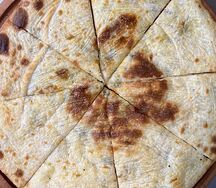 Лепёшка с сыром и зеленью
