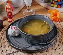 Д* Куриный суп с лапшой
