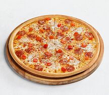 С пепперони и помидорами большая