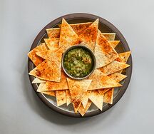 Чипсы Пабло с сальсой