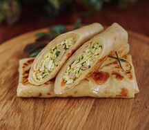 5 блинов с яйцом, светчиной и сыром