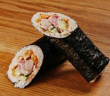 Хэндролл с курицей и беконом