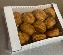 Профитроли со сливками Клубника