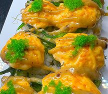 Магуро с тунцом и ореховым соусом