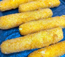 Сырные палочки из Моцареллы