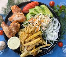 Ланч с куриными крылышками