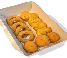 Бокс № 1 5 наггетсов + 5 луковых колец + 3 крокета картофельных с куриной начинкой