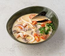Том кха с морепродуктами