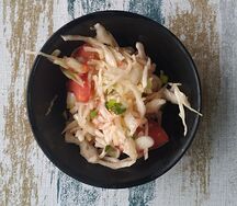 Капуста с помидорами