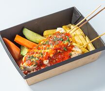 Большие шашлычки с соусом сацебели и картошкой фри