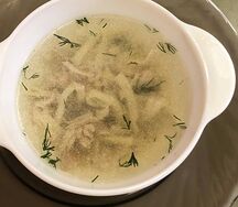 Бульон куриный с лапшой и курицей