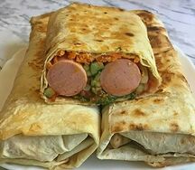 Шаурма maxi с мясными сосисками и нежным сыром