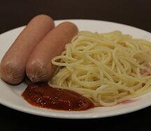 Спагетти с сосисками и сыром