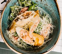 Цезарь с курочкой по-японски