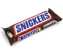 Шоколадный батончик snickers
