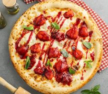 Пицца с клубникой и маскарпоне