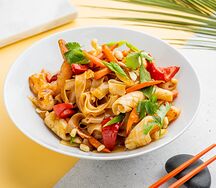 Рисовая лапша Пад Тай с курицей