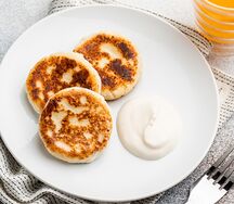 Сырники со сметаной