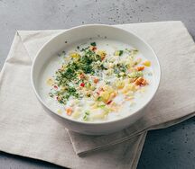 Окрошка с курицей и кефиром