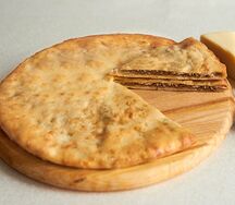 Пирог с горбушей, сыром и шампиньонами