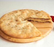 Пирог осетинский с мясом острый