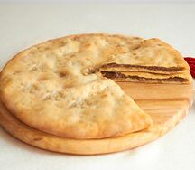 Пирог осетинский с мясом острый