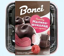 Пломбир с малиной и шоколадным топингом