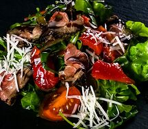 С ростбифом и маринованным перцем