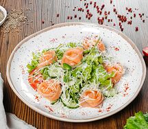 Салат с лососем