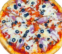 Пицца с беконом и сыром