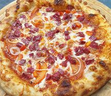 Мини-пицца с салями и болгарским перцем