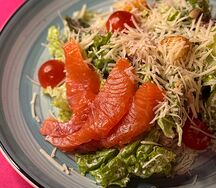 Цезарь с саянской форелью