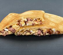 Блины с охотничьими колбасками