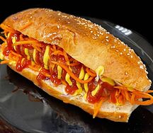 Хот-дог с корейской морковью