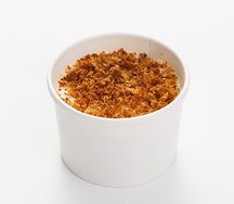 Карамельный медовик со смородиной