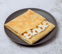 Блин с творогом и изюмом