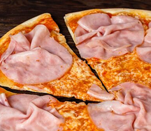 Пицца с ветчиной