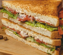 Сэндвич с красной рыбой